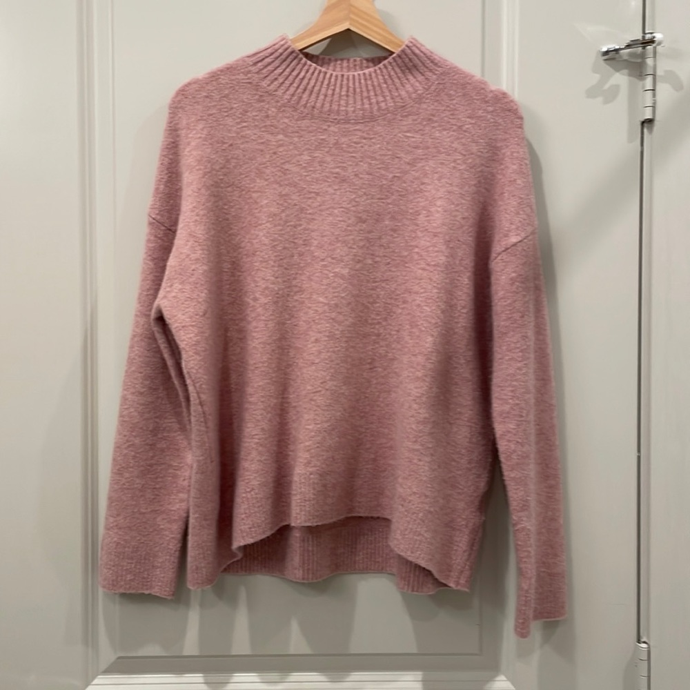 Uniqlo Dusty Rose Ribbed Crewneck Sweater